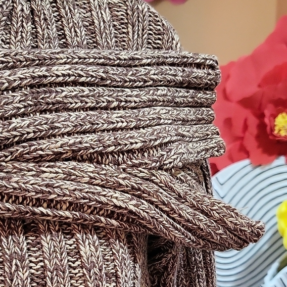 Brown Ribbed Turtleneck Sweater - Picture 4 of 7